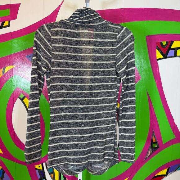 Sun & Moon, Gray Knit Cardigan with Draped Front. Size Small. Excellent cond! - Picture 5 of 5